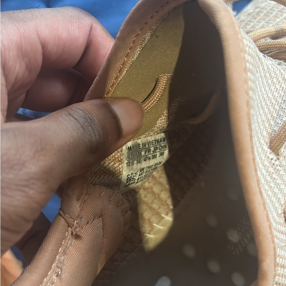 Yeezy 350 Clay